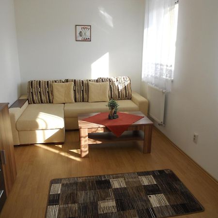 Motel Madona Bańska Bystrzyca Zewnętrze zdjęcie