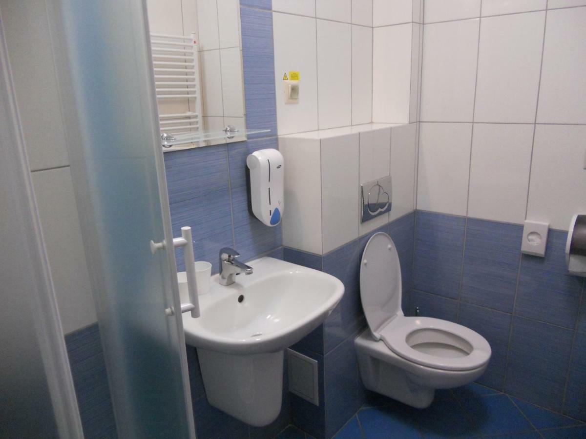 Motel Madona Bańska Bystrzyca Zewnętrze zdjęcie
